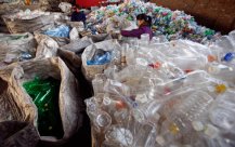 澳门金沙网站：时代周刊：中国废品收购者感受经济危机(图)